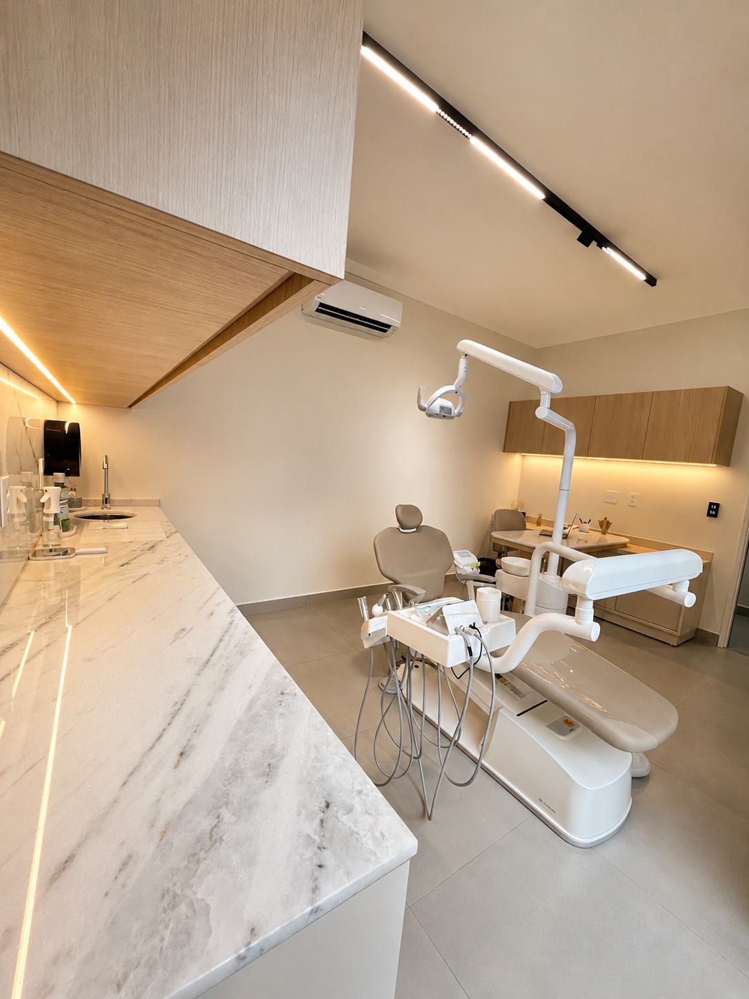 Sala de atendimento odontológico equipada para implantes em São José do Rio Preto